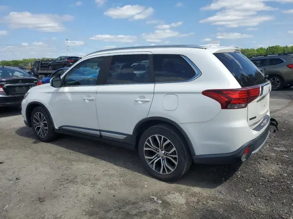 JA4AZ3A37JZ010939 2018 MITSUBISHI OUTLANDER - Image 2