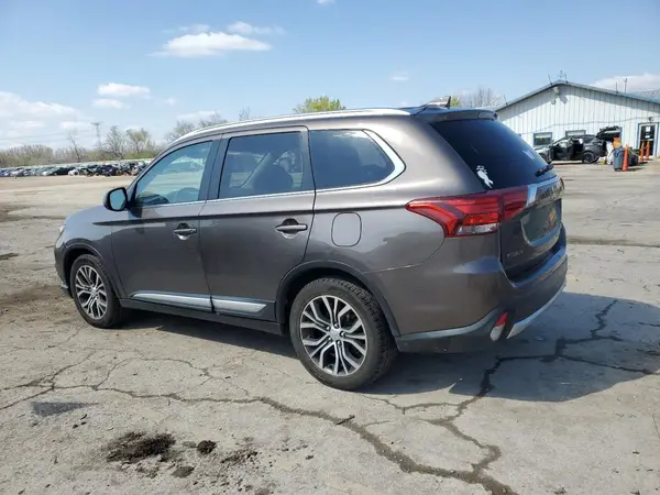 JA4AZ3A37JZ024114 2018 MITSUBISHI OUTLANDER - Image 2