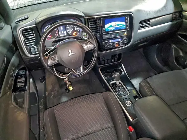 JA4AZ3A37JZ027871 2018 MITSUBISHI OUTLANDER - Image 8
