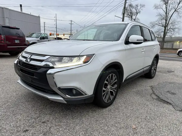 JA4AZ3A37JZ033119 2018 MITSUBISHI OUTLANDER - Image 2