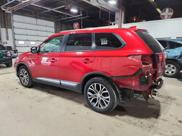 JA4AZ3A37JZ038692 2018 MITSUBISHI OUTLANDER - Image 2