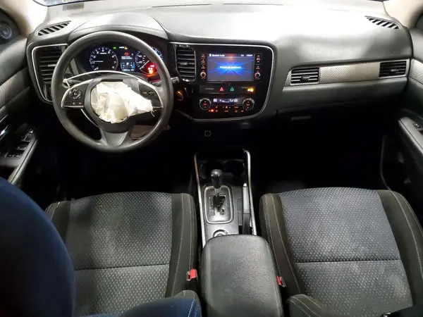 JA4AZ3A37JZ039972 2018 MITSUBISHI OUTLANDER - Image 8