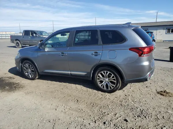 JA4AZ3A37JZ040829 2018 MITSUBISHI OUTLANDER - Image 2