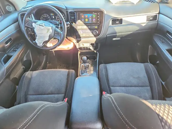 JA4AZ3A37JZ042239 2018 MITSUBISHI OUTLANDER - Image 8