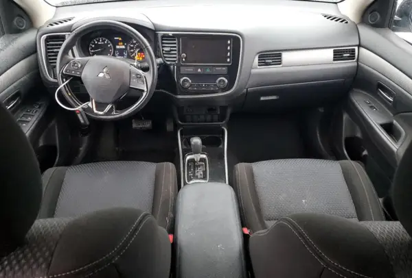 JA4AZ3A37JZ044430 2018 MITSUBISHI OUTLANDER - Image 8