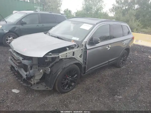 JA4AZ3A37JZ047490 2018 MITSUBISHI OUTLANDER - Image 2