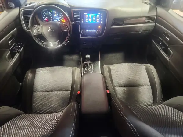 JA4AZ3A37JZ051152 2018 MITSUBISHI OUTLANDER - Image 8