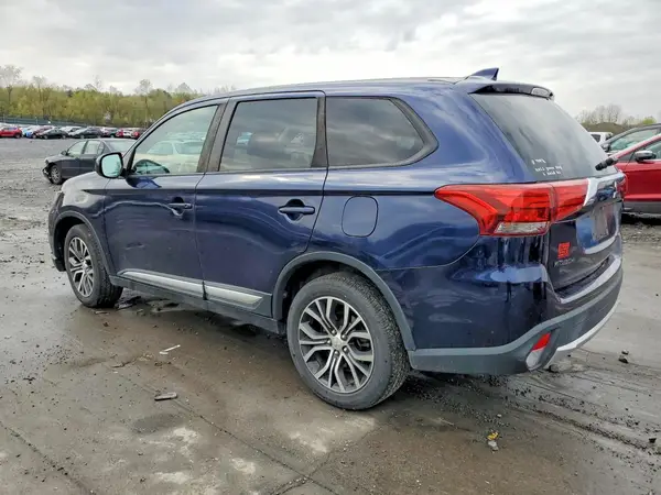 JA4AZ3A37JZ053032 2018 MITSUBISHI OUTLANDER - Image 2