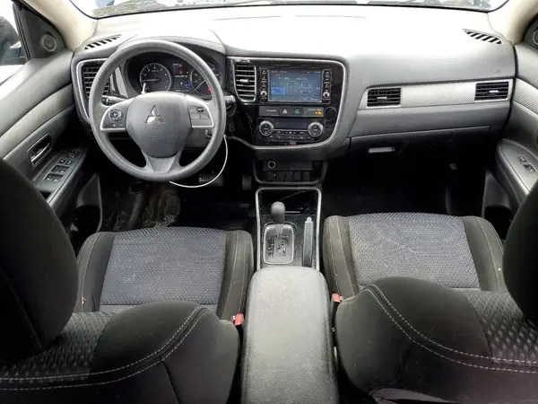 JA4AZ3A37JZ053032 2018 MITSUBISHI OUTLANDER - Image 8