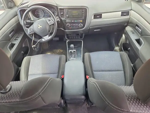 JA4AZ3A37JZ055041 2018 MITSUBISHI OUTLANDER - Image 8