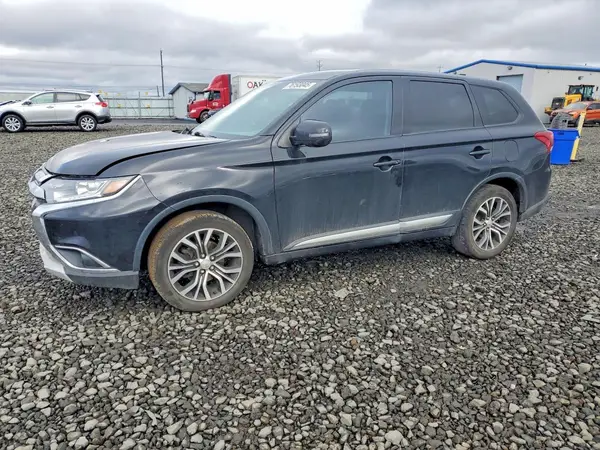 JA4AZ3A37JZ055816 2018 MITSUBISHI OUTLANDER - Image 1