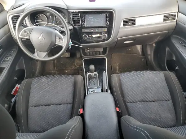JA4AZ3A37JZ056383 2018 MITSUBISHI OUTLANDER - Image 8