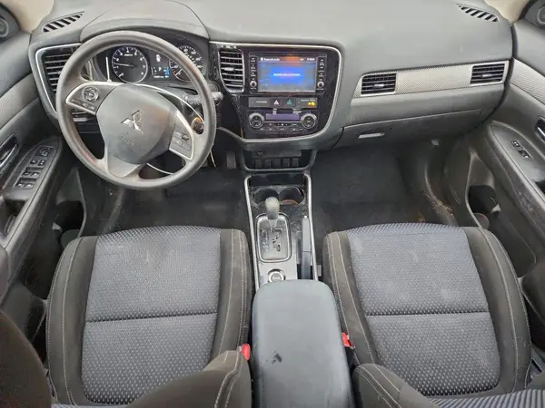 JA4AZ3A37JZ056545 2018 MITSUBISHI OUTLANDER - Image 8