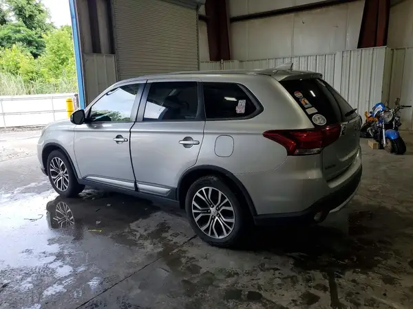 JA4AZ3A37JZ056559 2018 MITSUBISHI OUTLANDER - Image 2