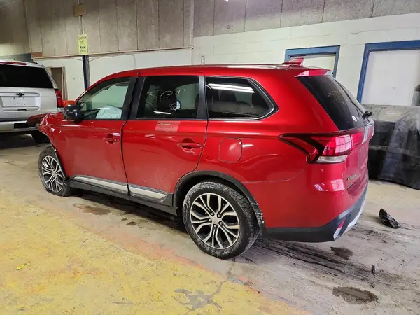 JA4AZ3A37JZ056741 2018 MITSUBISHI OUTLANDER - Image 2