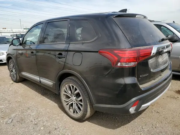JA4AZ3A37JZ057209 2018 MITSUBISHI OUTLANDER - Image 2