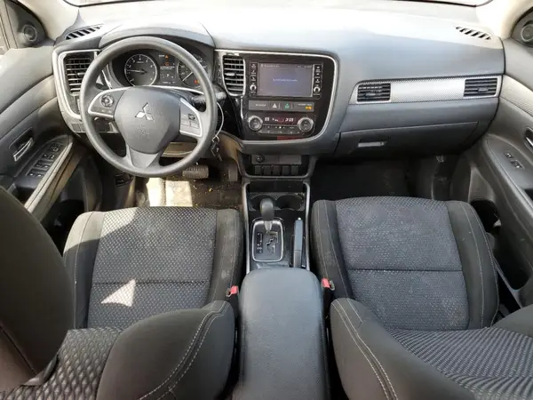 JA4AZ3A37JZ057209 2018 MITSUBISHI OUTLANDER - Image 8