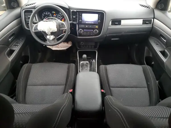 JA4AZ3A37JZ057534 2018 MITSUBISHI OUTLANDER - Image 8