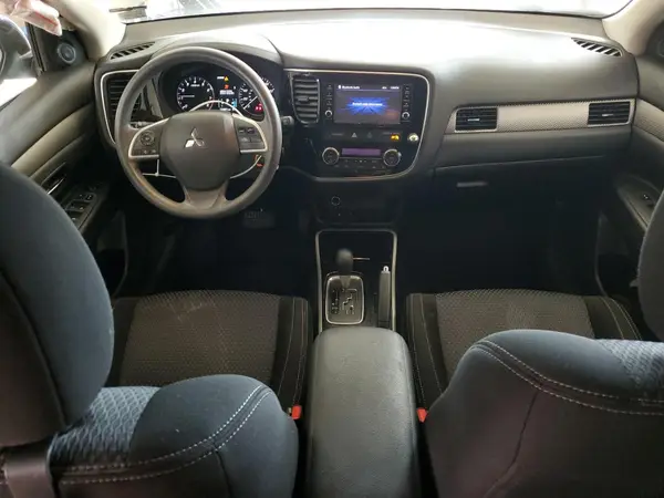 JA4AZ3A37JZ057775 2018 MITSUBISHI OUTLANDER - Image 8