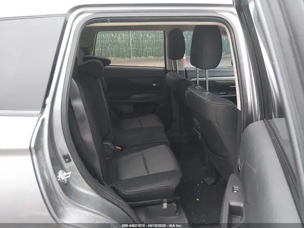 JA4AZ3A37JZ058134 2018 MITSUBISHI OUTLANDER - Image 8