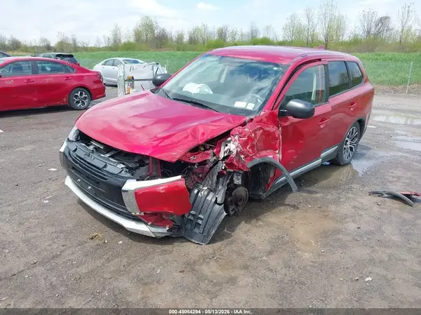 JA4AZ3A37JZ058201 2018 MITSUBISHI OUTLANDER - Image 2
