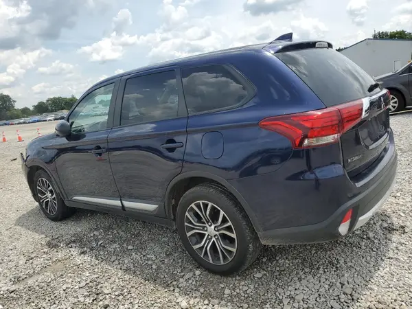 JA4AZ3A37JZ061423 2018 MITSUBISHI OUTLANDER - Image 2
