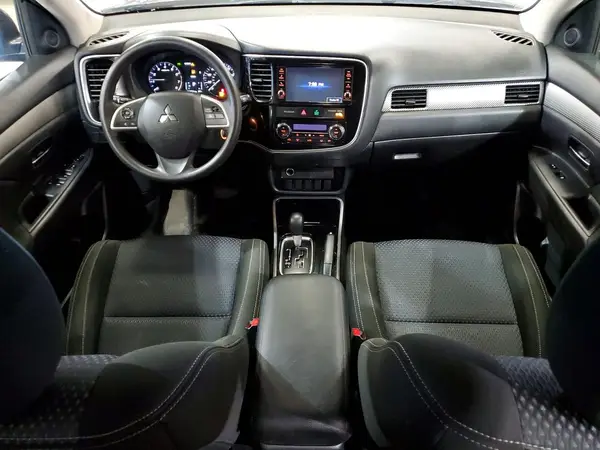 JA4AZ3A37JZ061597 2018 MITSUBISHI OUTLANDER - Image 8