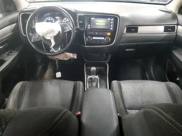 JA4AZ3A37JZ064080 2018 MITSUBISHI OUTLANDER - Image 8
