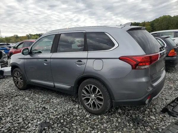 JA4AZ3A37JZ067318 2018 MITSUBISHI OUTLANDER - Image 2