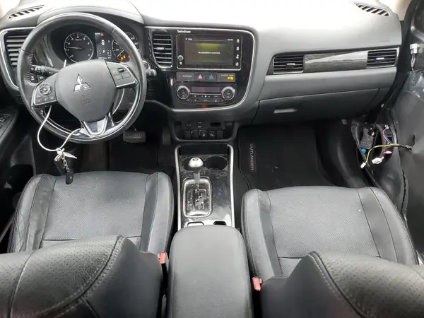 JA4AZ3A37JZ067318 2018 MITSUBISHI OUTLANDER - Image 8