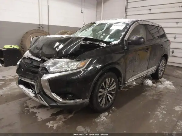 JA4AZ3A37KJ002047 2019 MITSUBISHI OUTLANDER - Image 2