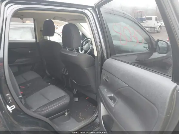 JA4AZ3A37KJ002050 2019 MITSUBISHI OUTLANDER - Image 8