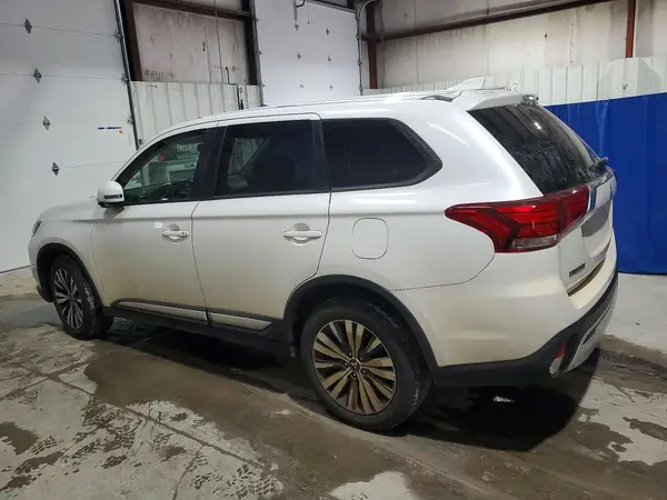 JA4AZ3A37KZ004687 2019 MITSUBISHI OUTLANDER - Image 2