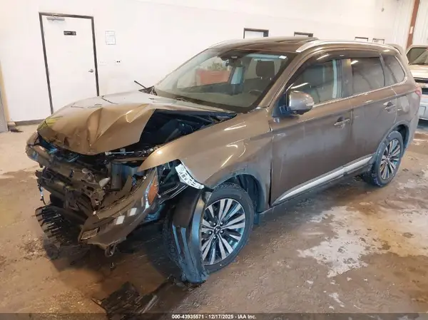 JA4AZ3A37KZ004947 2019 MITSUBISHI OUTLANDER - Image 2