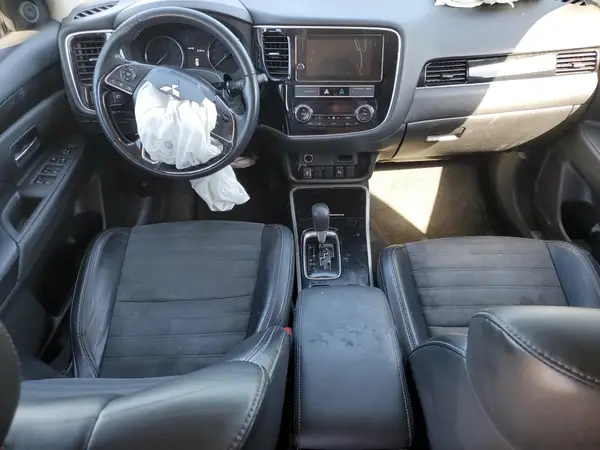 JA4AZ3A37KZ013759 2019 MITSUBISHI OUTLANDER - Image 8