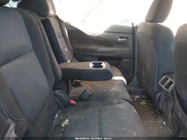 JA4AZ3A37KZ015656 2019 MITSUBISHI OUTLANDER - Image 8