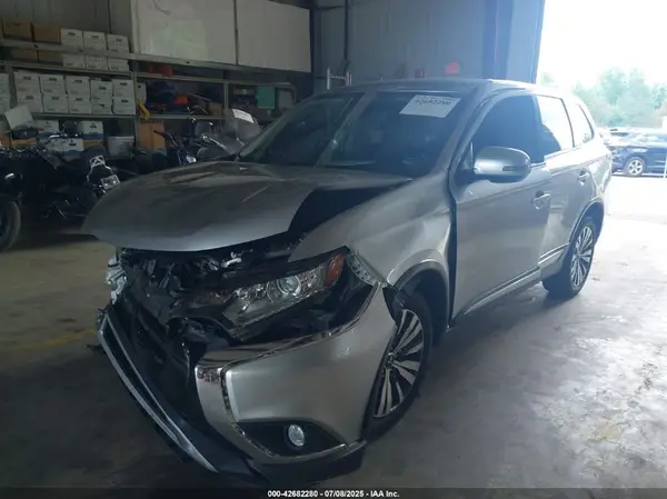 JA4AZ3A37KZ025958 2019 MITSUBISHI OUTLANDER - Image 2