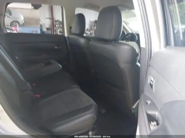 JA4AZ3A37KZ025958 2019 MITSUBISHI OUTLANDER - Image 8
