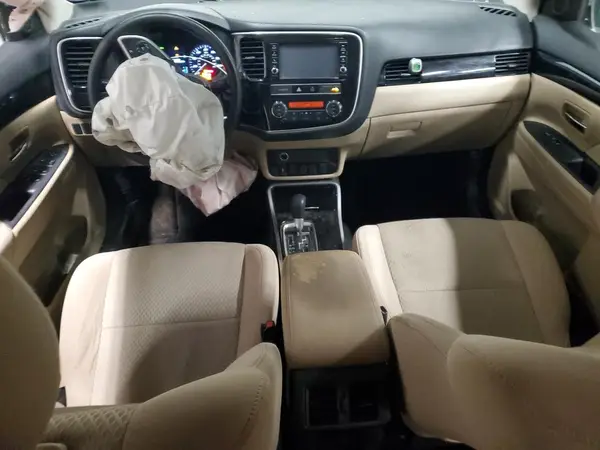 JA4AZ3A37KZ031808 2019 MITSUBISHI OUTLANDER - Image 8