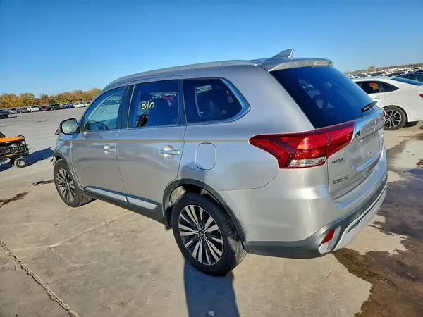 JA4AZ3A37KZ040301 2019 MITSUBISHI OUTLANDER - Image 2