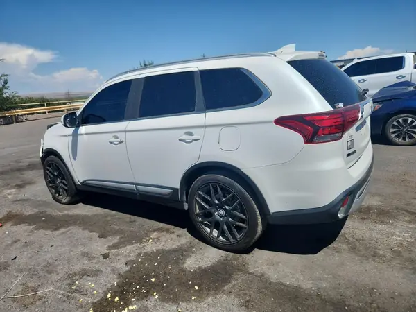 JA4AZ3A37KZ040475 2019 MITSUBISHI OUTLANDER - Image 2