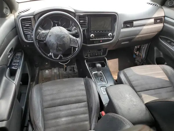 JA4AZ3A37LJ001515 2020 MITSUBISHI OUTLANDER - Image 8