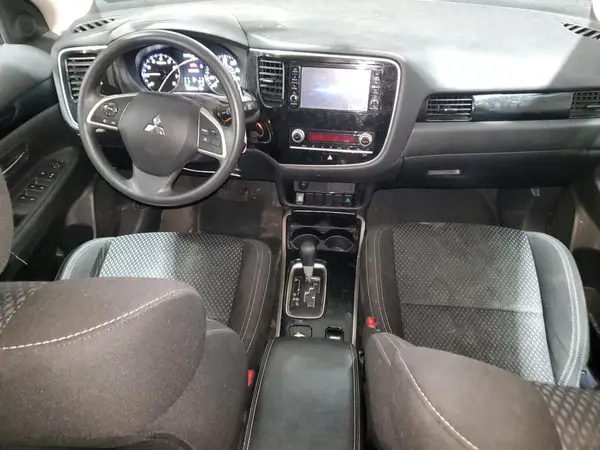JA4AZ3A37LZ006439 2020 MITSUBISHI OUTLANDER - Image 8