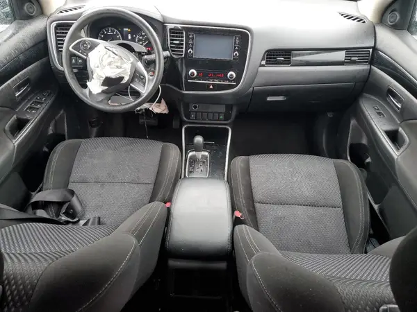 JA4AZ3A37LZ010099 2020 MITSUBISHI OUTLANDER - Image 8