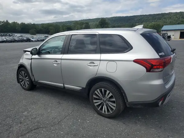 JA4AZ3A37LZ010331 2020 MITSUBISHI OUTLANDER - Image 2