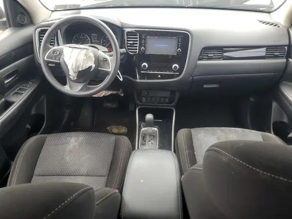 JA4AZ3A37LZ010331 2020 MITSUBISHI OUTLANDER - Image 8