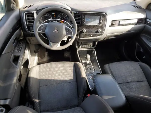 JA4AZ3A37LZ011267 2020 MITSUBISHI OUTLANDER - Image 8