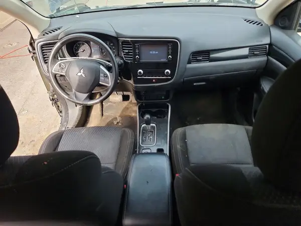 JA4AZ3A37LZ015934 2020 MITSUBISHI OUTLANDER - Image 8