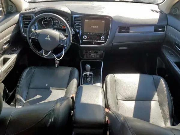 JA4AZ3A37LZ024701 2020 MITSUBISHI OUTLANDER - Image 8