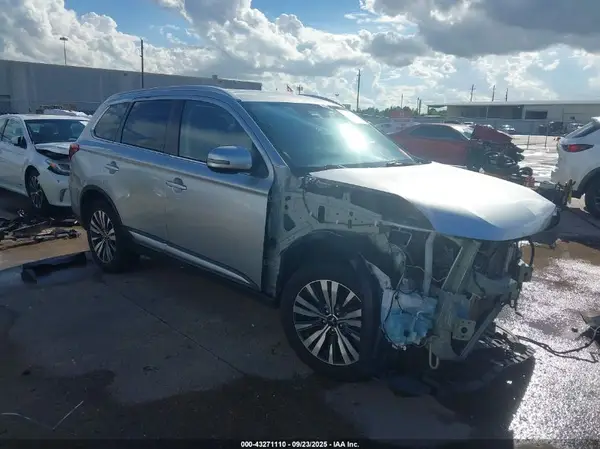 JA4AZ3A37LZ024830 2020 MITSUBISHI OUTLANDER - Image 1